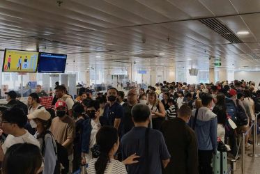 Hàng loạt chuyến bay không thể đáp Tân Sơn Nhất